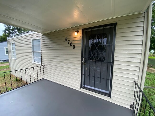 Photo - MOVE IN SPECIAL AVAILABLE!