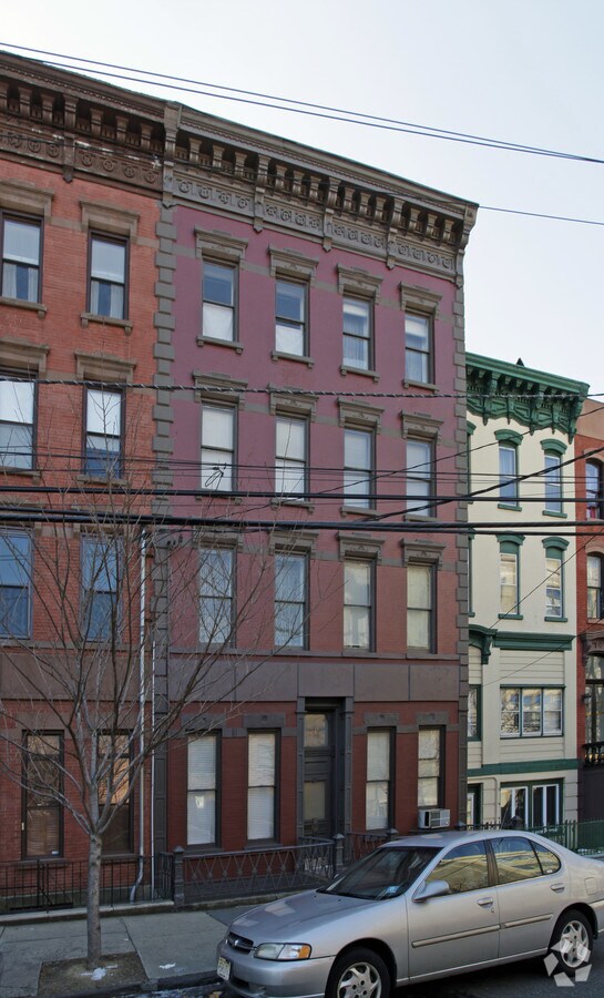 Photo - 205 Pavonia Ave