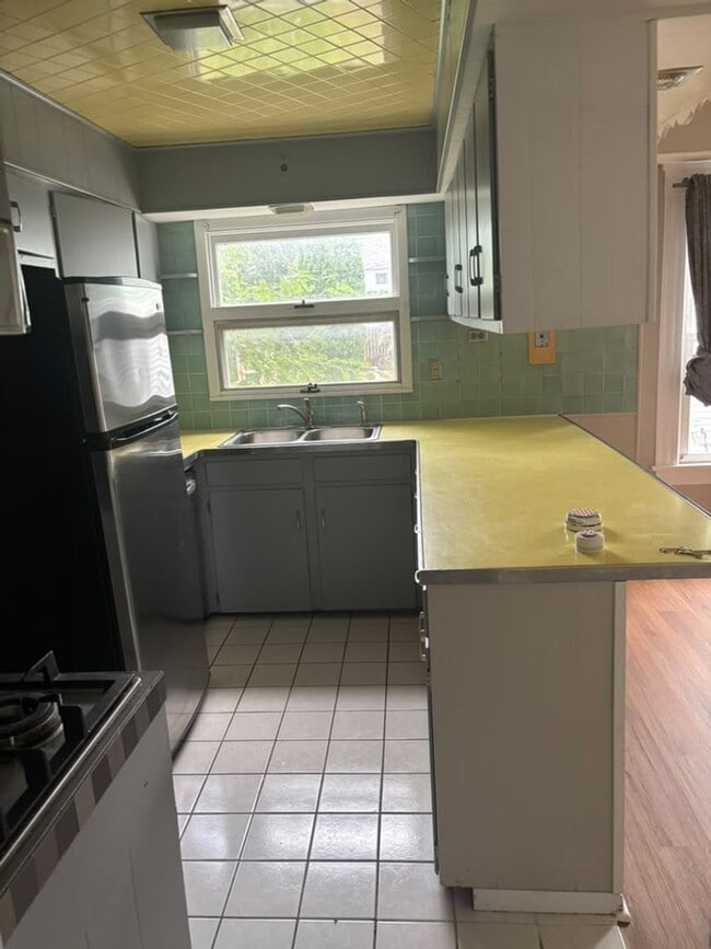 1298 W.111th