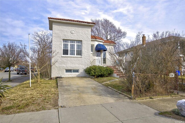 Building Photo - 720 Franklin Blvd Rental