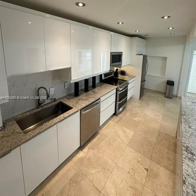 Photo - 17650 NE 19th Ave