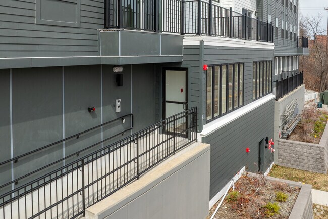 Entrada - The Portside Residences