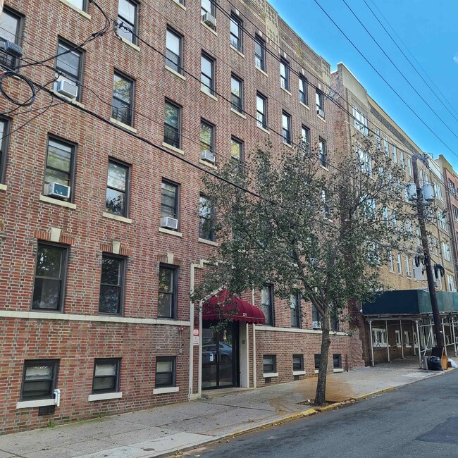 Building Photo - 321 79th St Unit 1