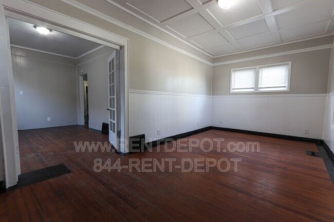 Photo - 21 E Tennessee St