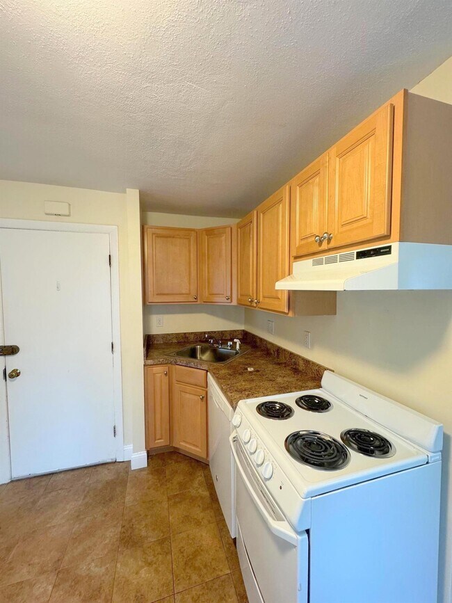 Photo - 213 Beacon St Unit 4