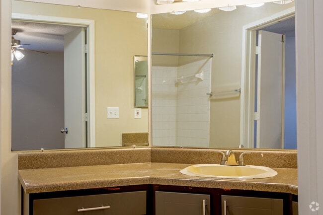 2HAB, 2BA - Legacy at Festival