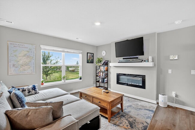 Photo - 2541 SE Hawkins Dr