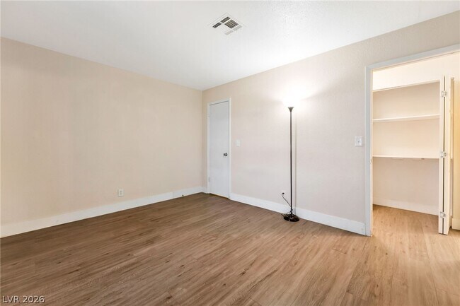 Photo - 4300 N Lamont St Unit 200