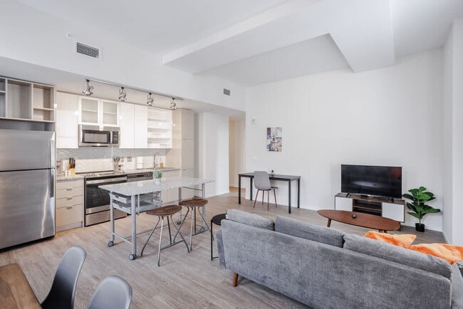 Photo - 9-JAN-JAN E 4th St Unidad ID1222845P