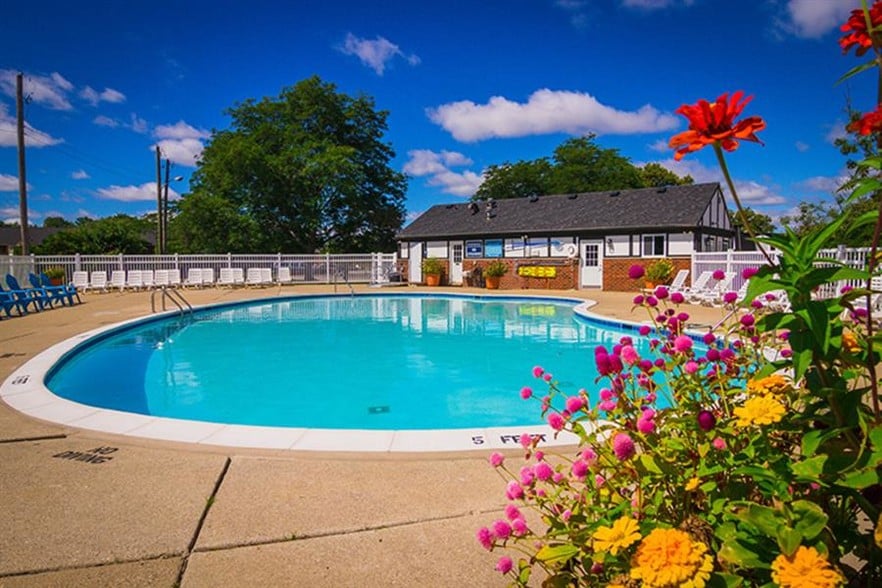 Maple Creek Apartments