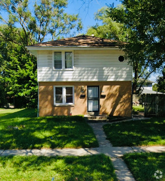 Building Photo - 5944 N 61st St Rental