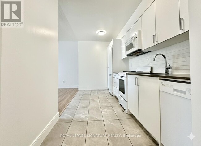 990 Avenue Rd Unit 108