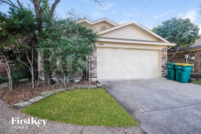 Building Photo - 1396 Chinaberry Dr Rental