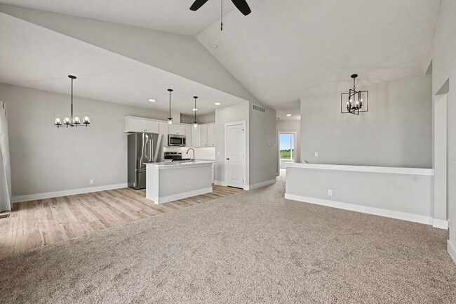 Photo - 6852 Portage Dr