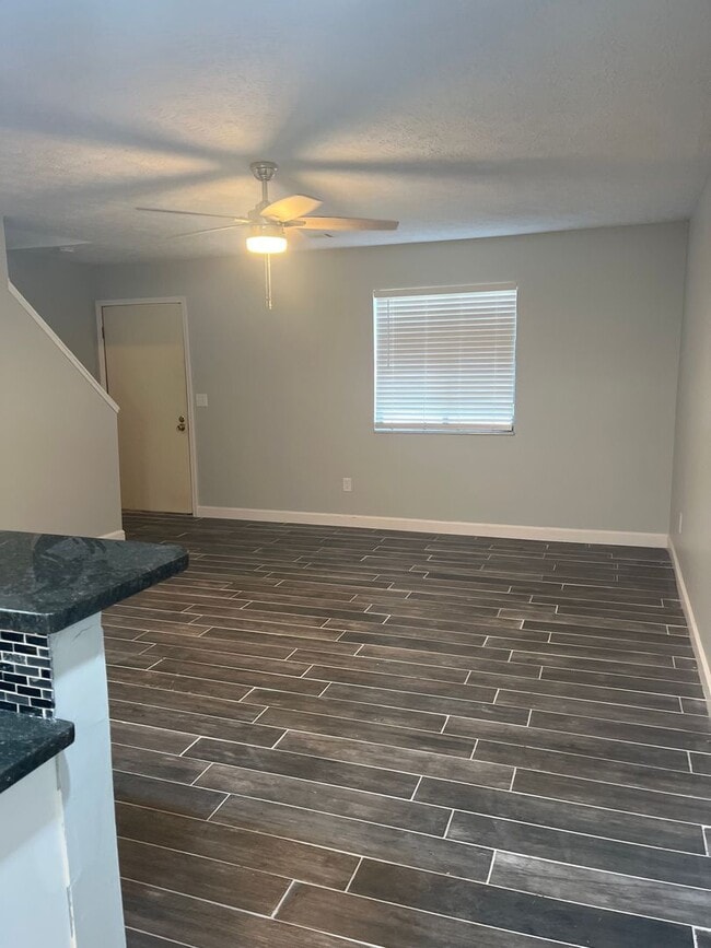 Photo - 3240 Summerhill Ln