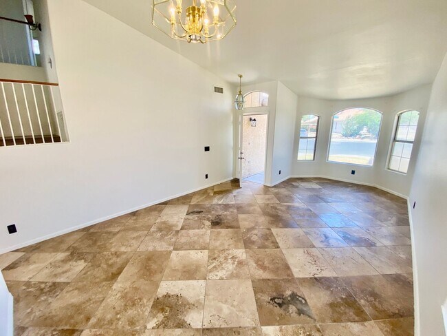 Photo - Spacious 4 Bedroom, 2.5 Bath in Avondale