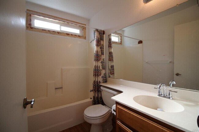 Photo - 132 Bryce Way