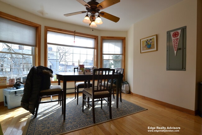 Photo - 16 Lanark Rd Unit 1