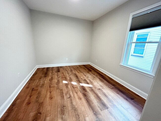 Photo - 995 Dorchester Ave Unidad 2