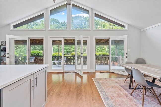 Photo - 300 Marion Pl