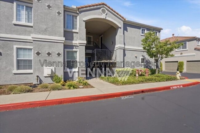 Photo - 885 Halidon Way