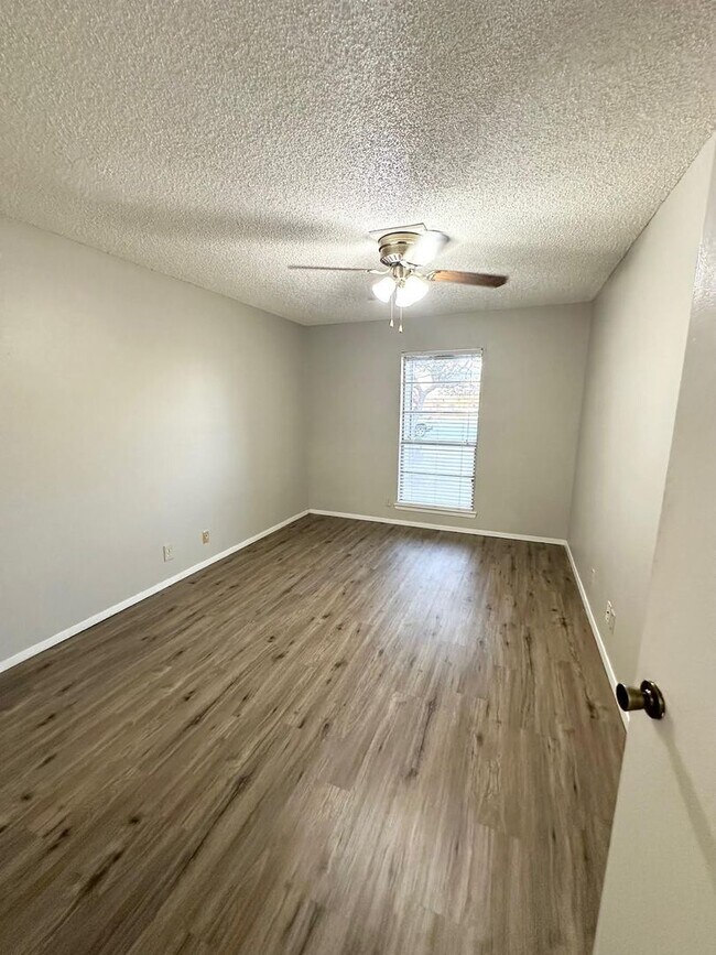 Photo - 1 Bedroom 1 Bathroom For Lease