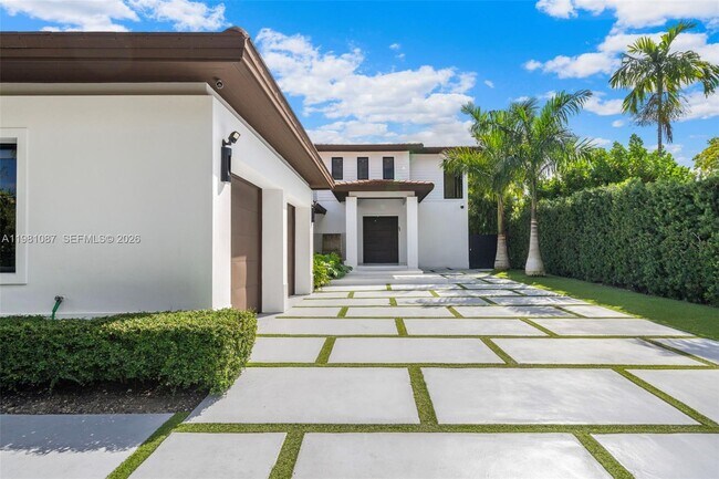 Photo - 710 S Shore Dr