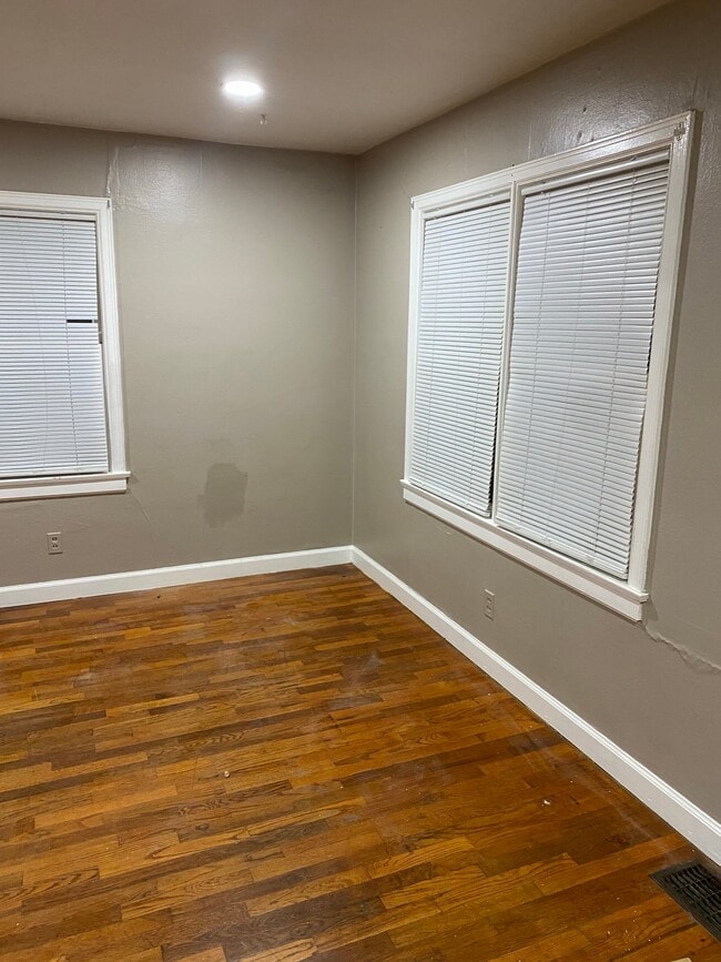 Photo - 811 Park St