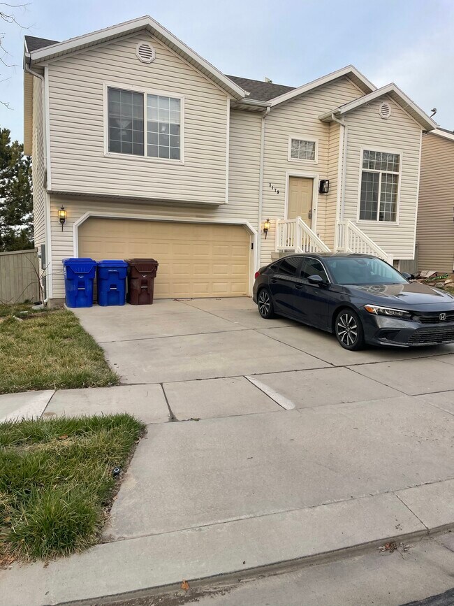 Parking Spot - 3179 E Snowy Owl Rd