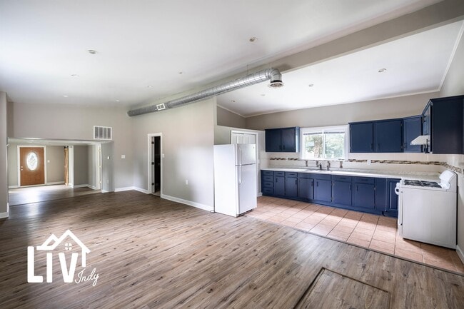 Photo - 1050 Janet Dr