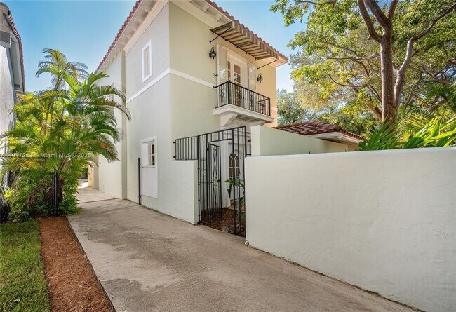 Photo - 3240 Morris Ln