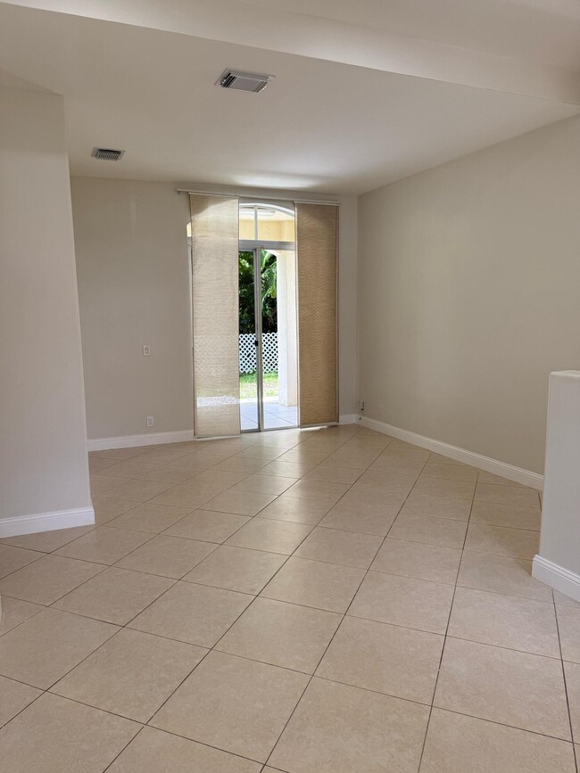Photo - 5076 SW 38th Way