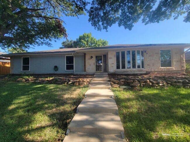 Photo - 1406 N Trail Dr
