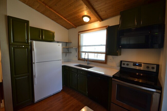 Photo - 4 Bedroom Home Available Near COS Airport!