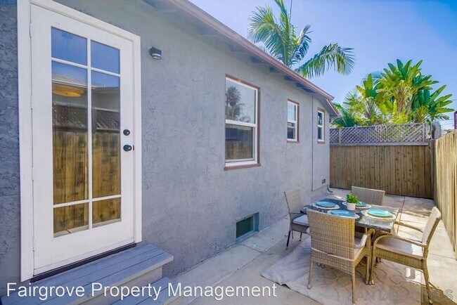 Photo - 1 br, 1 bath House - 3481 Myrtle Ave