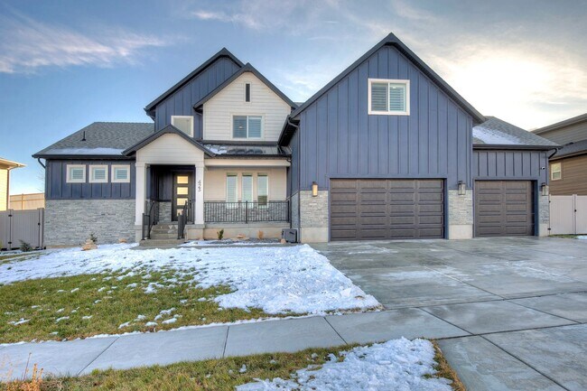 423 W Red Wolf Dr