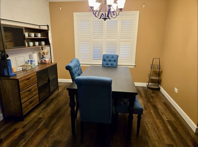 Photo - 5469 Barnwood Dr