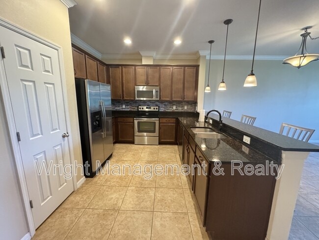 2215 Parrot Fish Dr