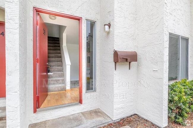 Building Photo - 3137 Seacrest Ave Rental