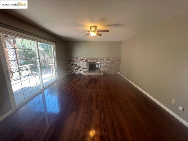 Photo - 3421 Serpentine Dr