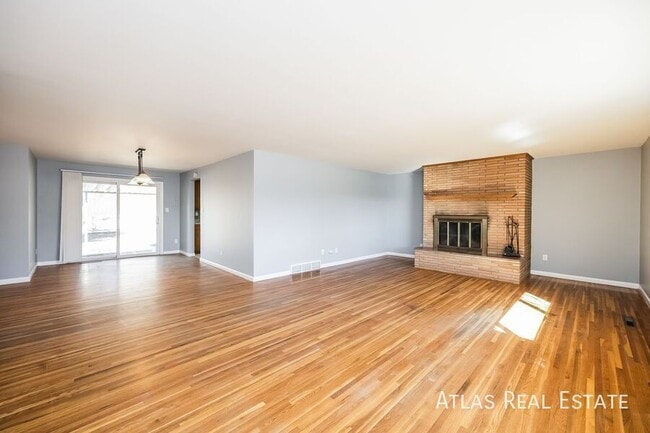 Photo - 2106 Glenn Summer Rd