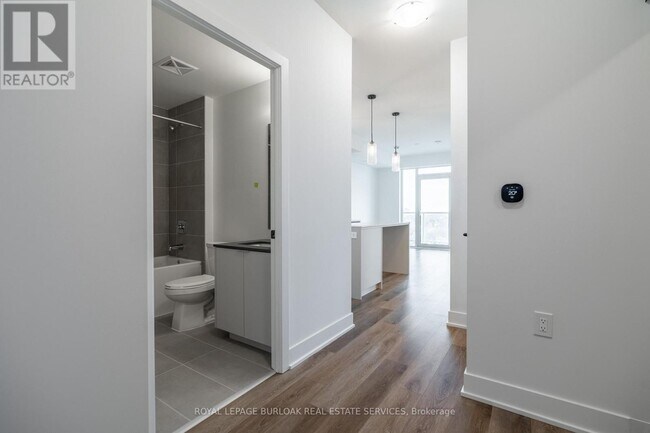 Photo - 2088 James St