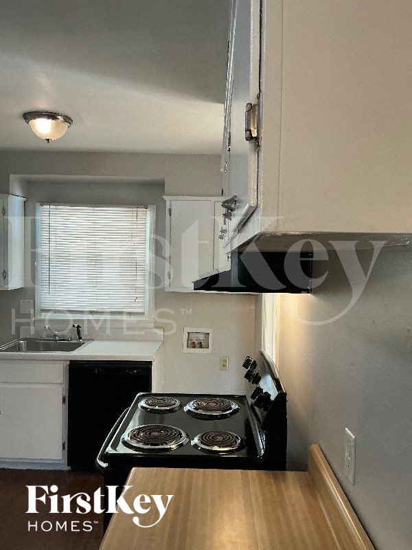 Photo - 1458 S White Station Rd