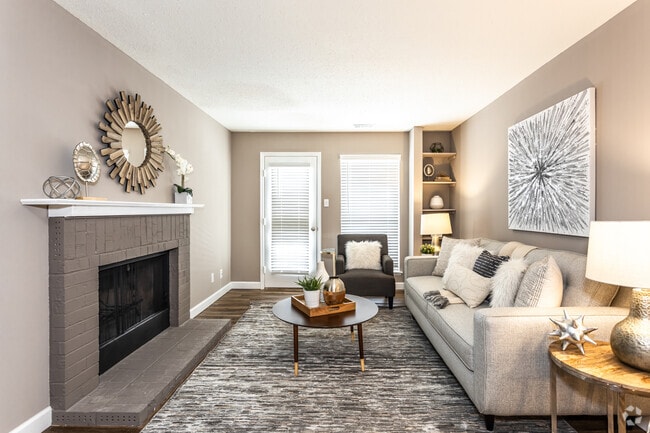 1BR, 1BA - 639 SF
