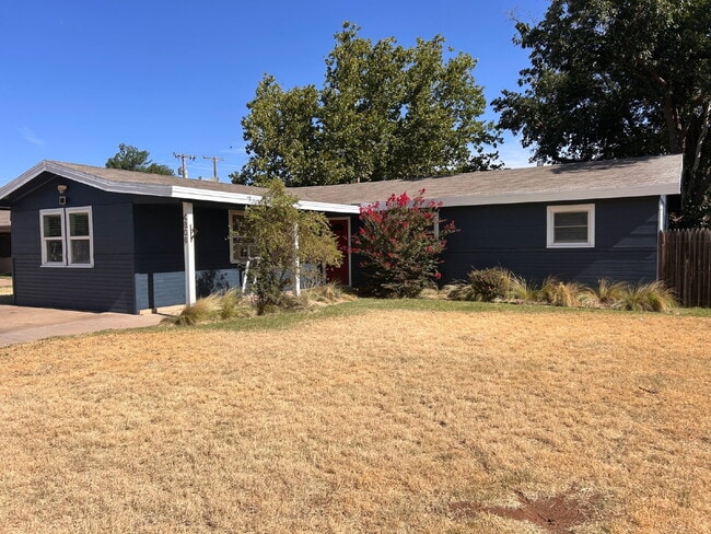 Photo - Beautiful, Spacious 4 Bedroom Close to Tex...