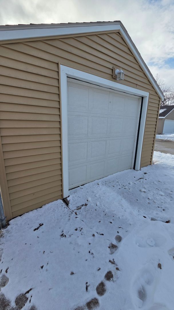 Photo - 2 bed 1bath home with detached garage