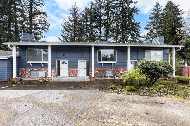Building Photo - 203 SE 176th Pl