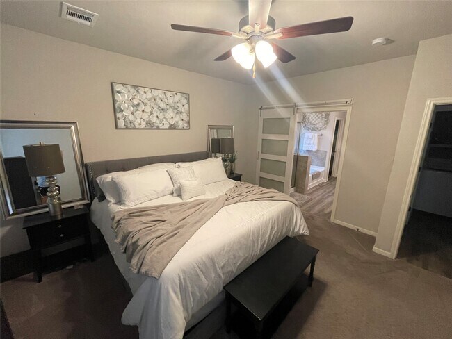 Photo - 748 Wedgewood Pk