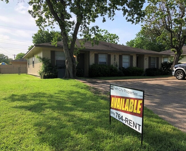 Building Photo - 3612MN Unit B