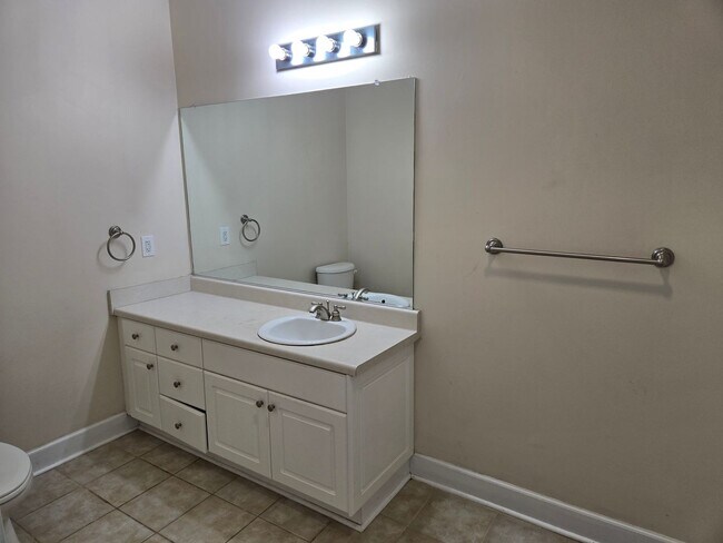 Photo - 2 bedroom 2 bathroom Luxury Condo Unit 1